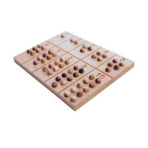 Puinen Montessori-numeroalusta