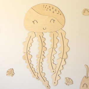 Puinen seinakoriste - Meduusa